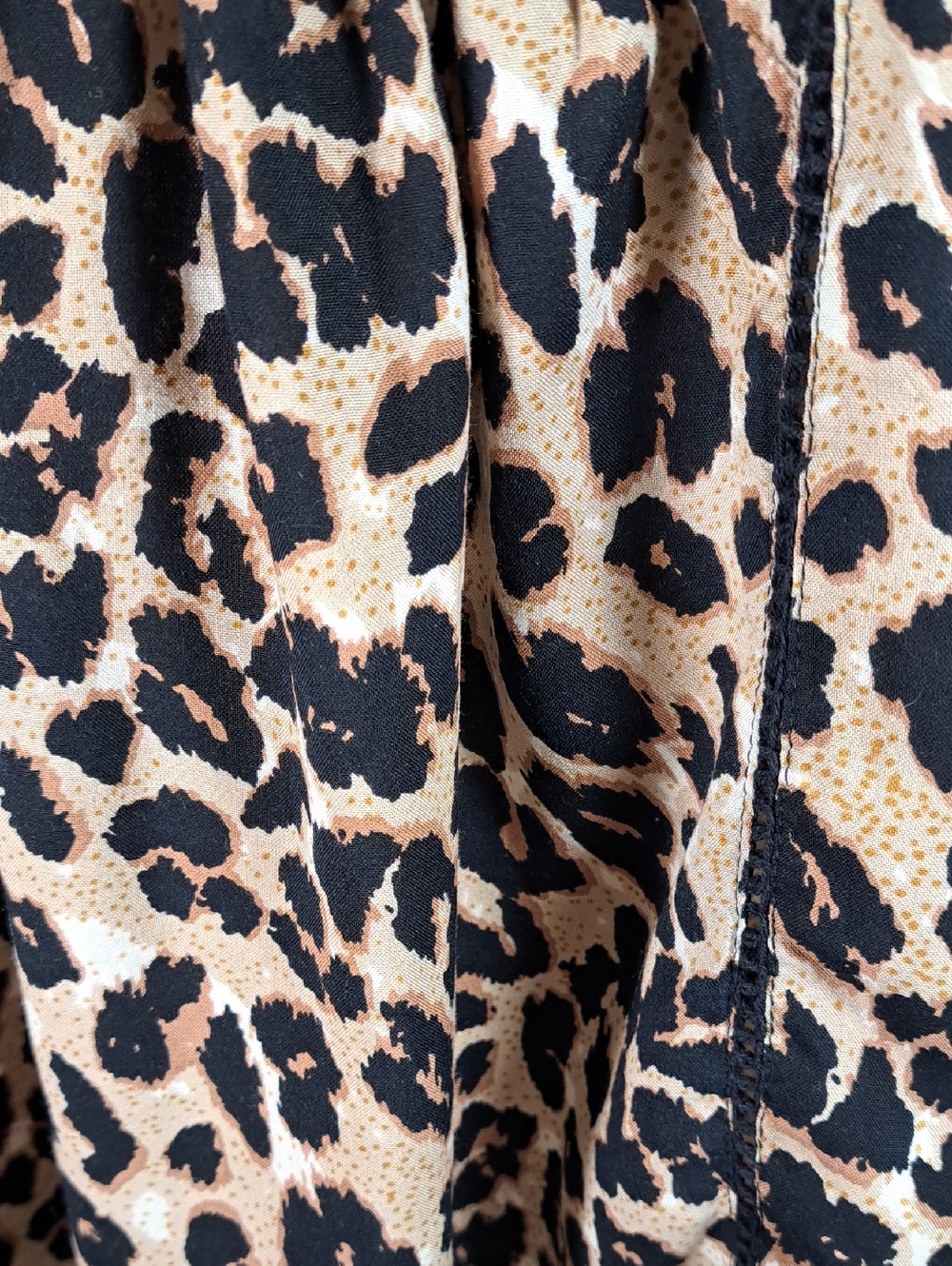 THML Women’s Top Medium Boho Style Animal Print Embroidery V-Neck Flowy Blouse - Picture 3 of 11